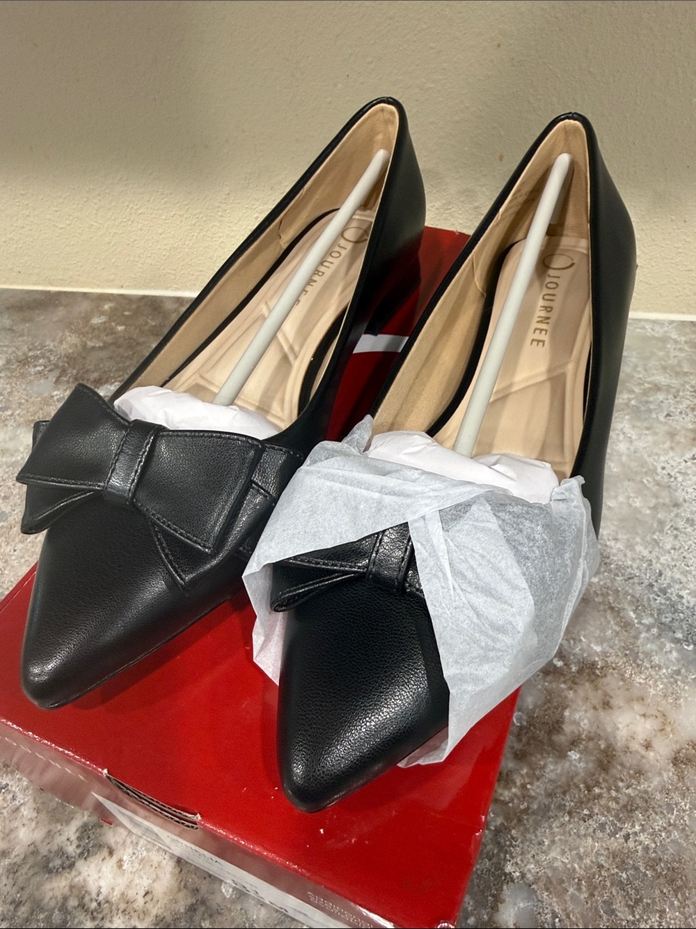 Journee Collection Black Pointed Bow Slip-On Flats - Picture 4 of 5